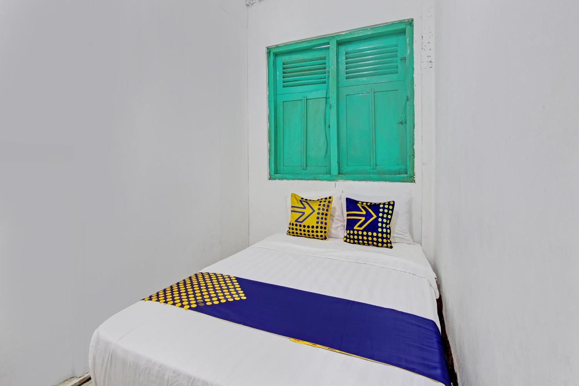 Spot On 92540 Karomah Kostel Syariah Hotel 2*