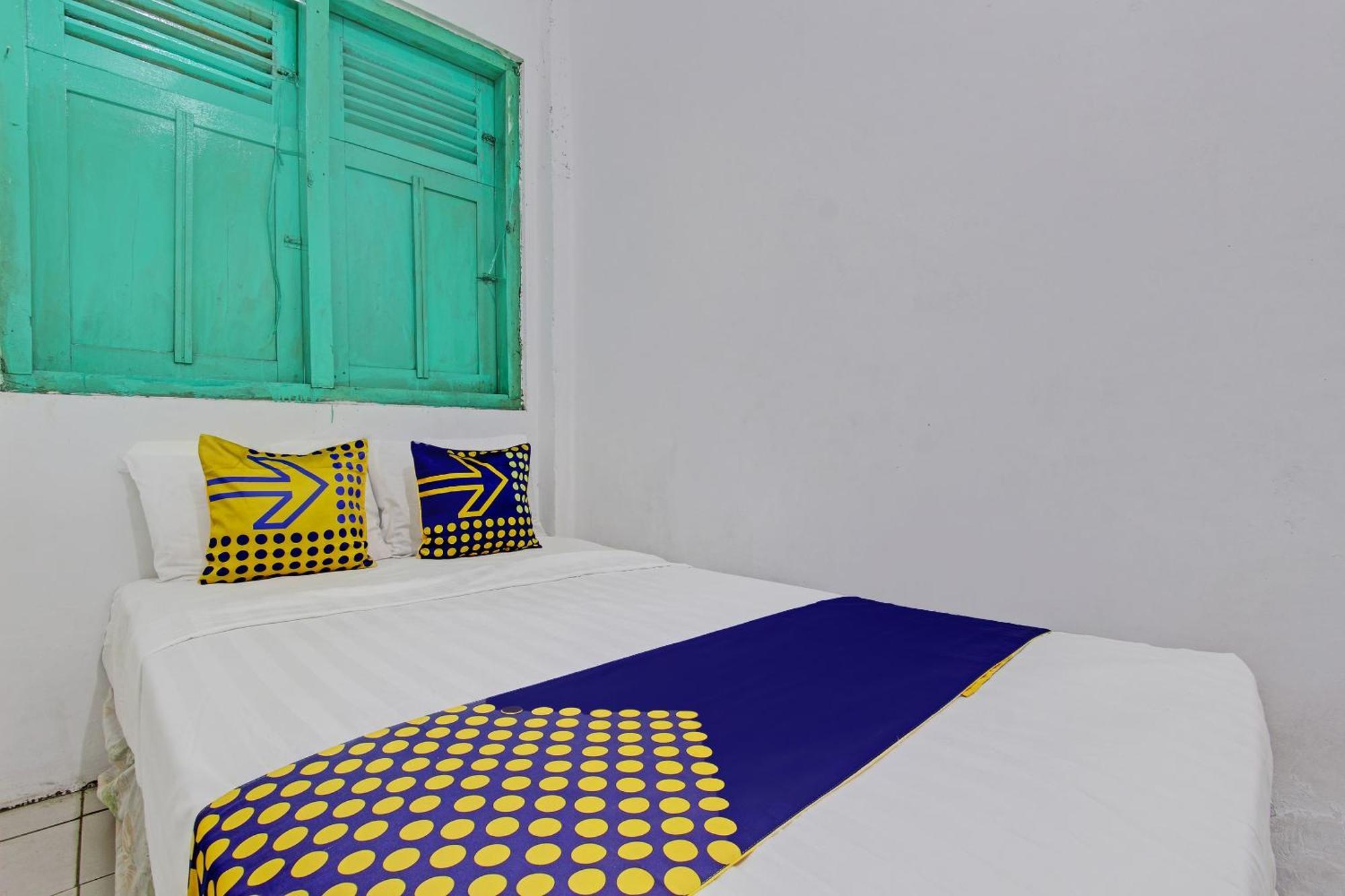 Hotel Spot On 92540 Karomah Kostel Syariah Semarang